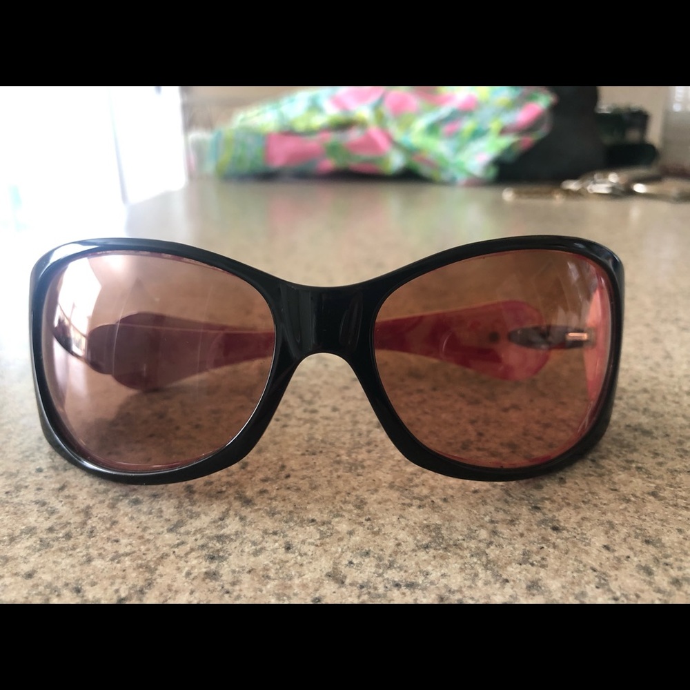Dangerous breast cancer Oakley shades